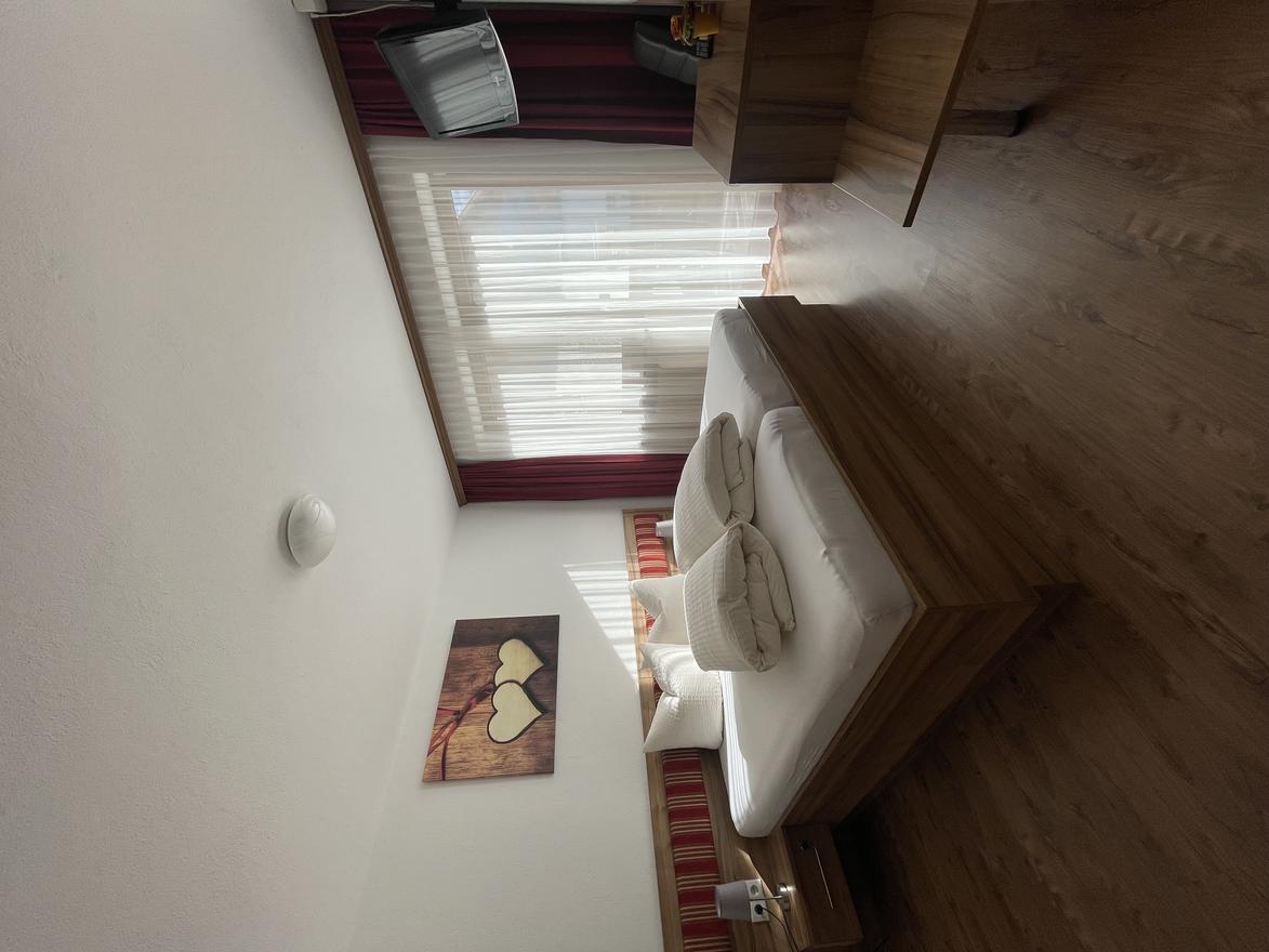 1Doppelzimmer3.jpg