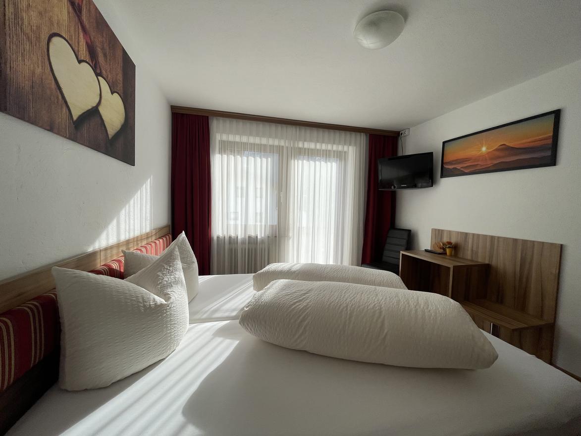 2Doppelzimmer1.jpg
