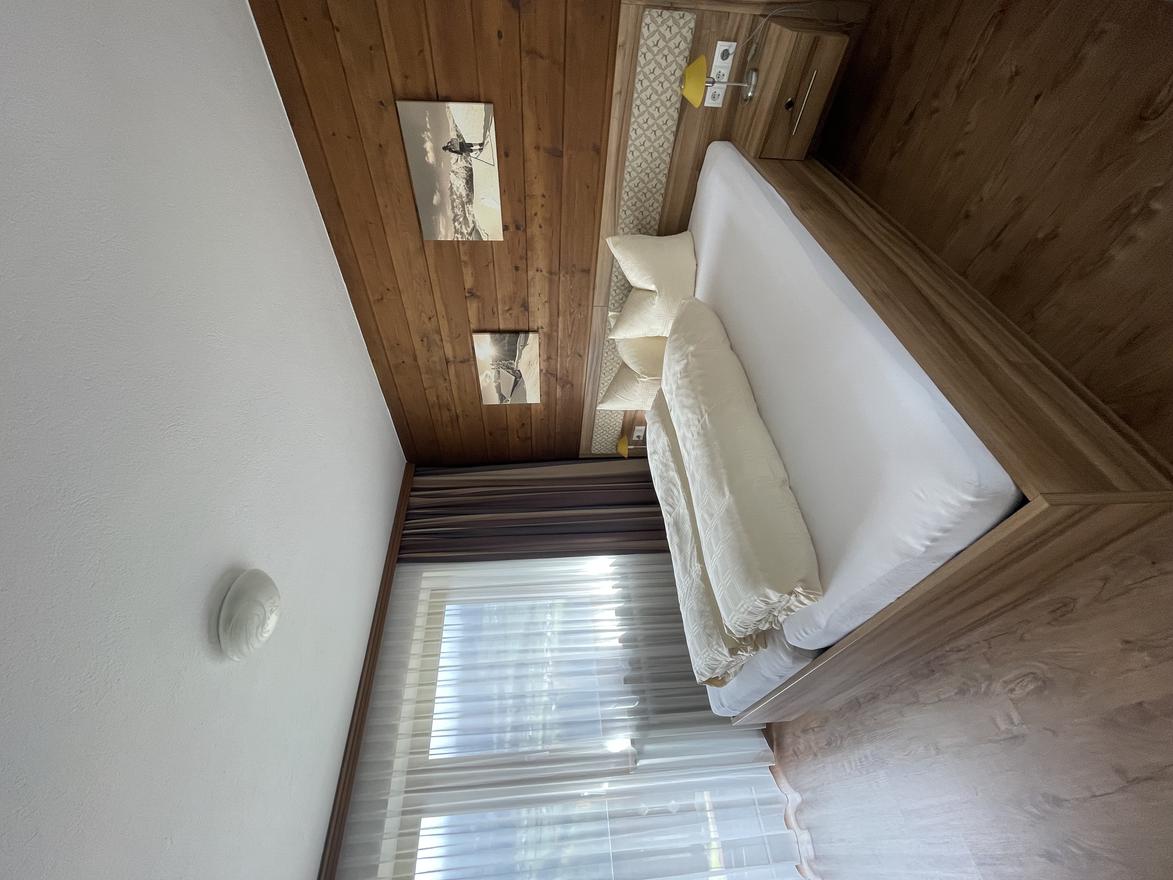 DreibettDoppelzimmer_Nr_5.jpg