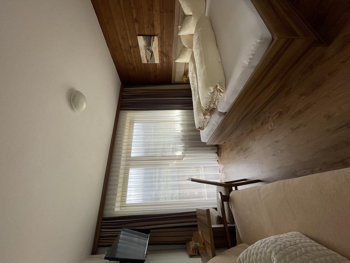 DreibettDoppelzimmer_Nr_5_2.jpg